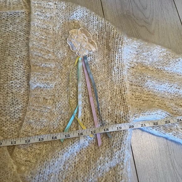 80s vintage cream mohair knit cropped cardigan with appliqué ribbon detail - Picture 8 of 10